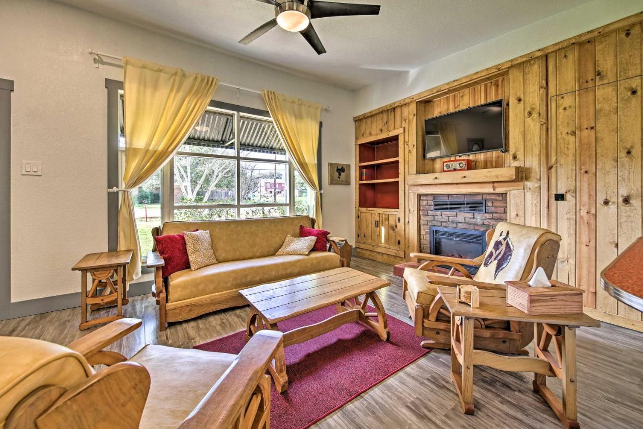 Remodeled Retro Home With Deck, Walk To Main Street! Blanco Luaran gambar